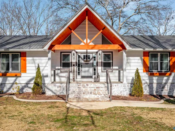 351 Canoe Creek Rd, Rainbow City, AL 35906