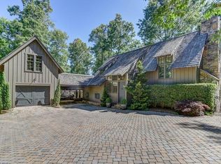 391 Overlook Park Dr, Hendersonville, NC 28792