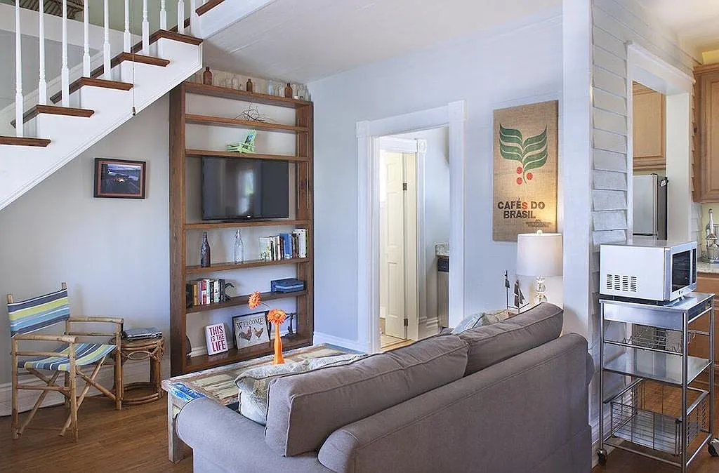 1012 Fleming St — Photo 2