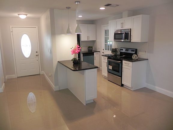 2nd image of 3921 Allan Pl