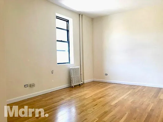 Rented by Mdrn Residential | media 13