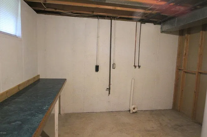 922 Emerald Ave NE #1 — Photo 16