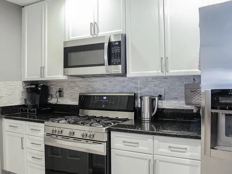 5108 Donovan Dr #408 — Photo 9