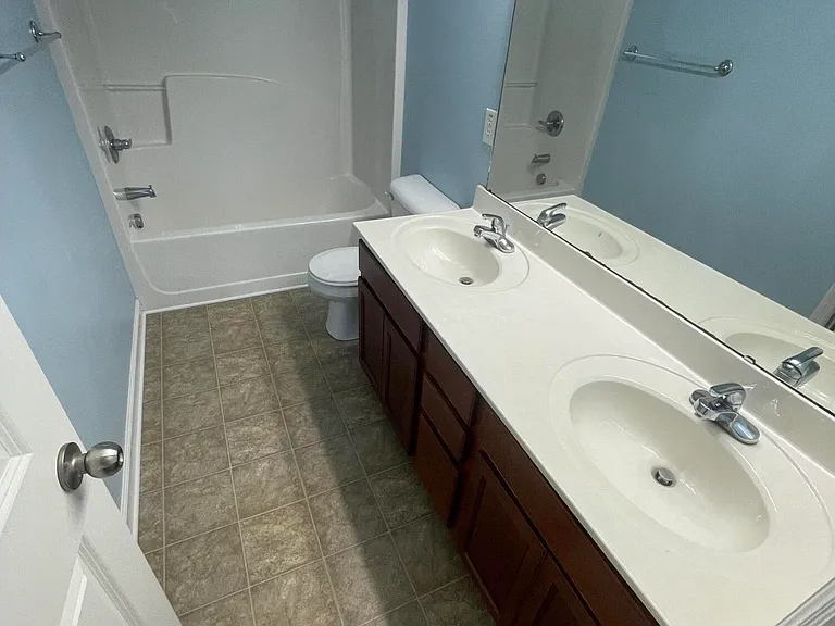 146 Broadleaf Dr — Photo 2