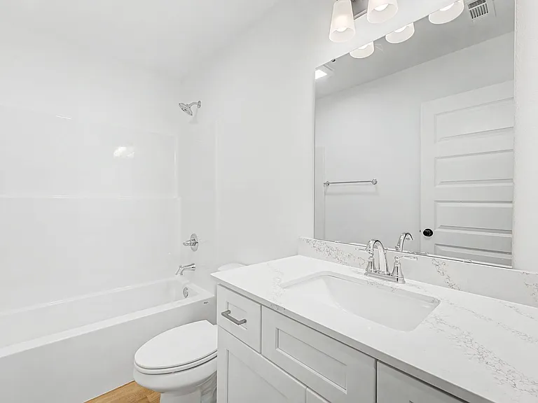 1534 N Claire St — Photo 22