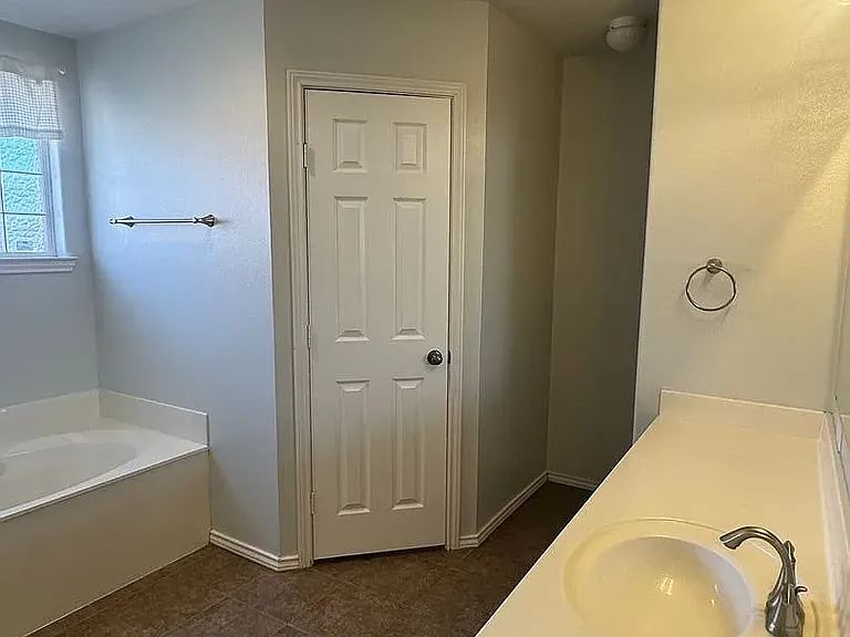 9304 Primrose Ave — Photo 11