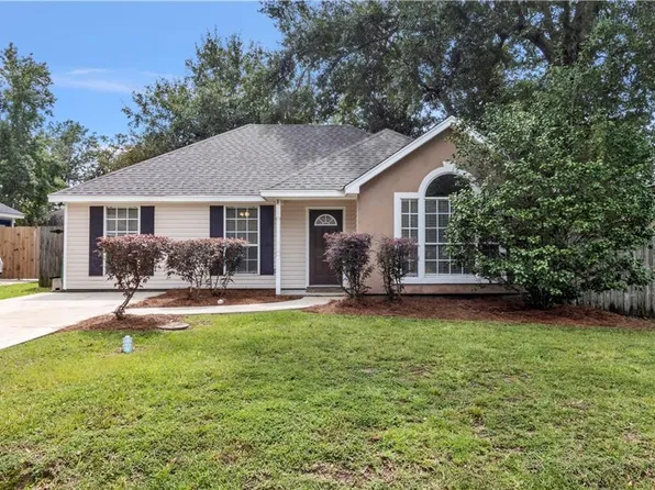 1366 Valmont St, Mandeville, LA 70448