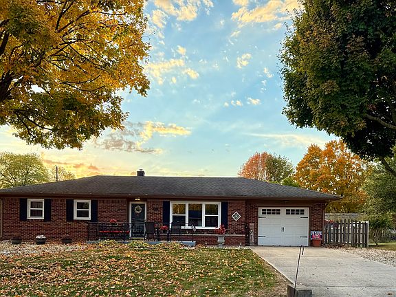 3rd image of 1222 Almond Dr