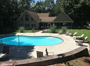 6343 Flat Rock Dr, Flowery Branch, GA 30542