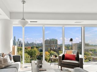 99 Foxbar Rd #1310, Toronto, ON M4V0B2