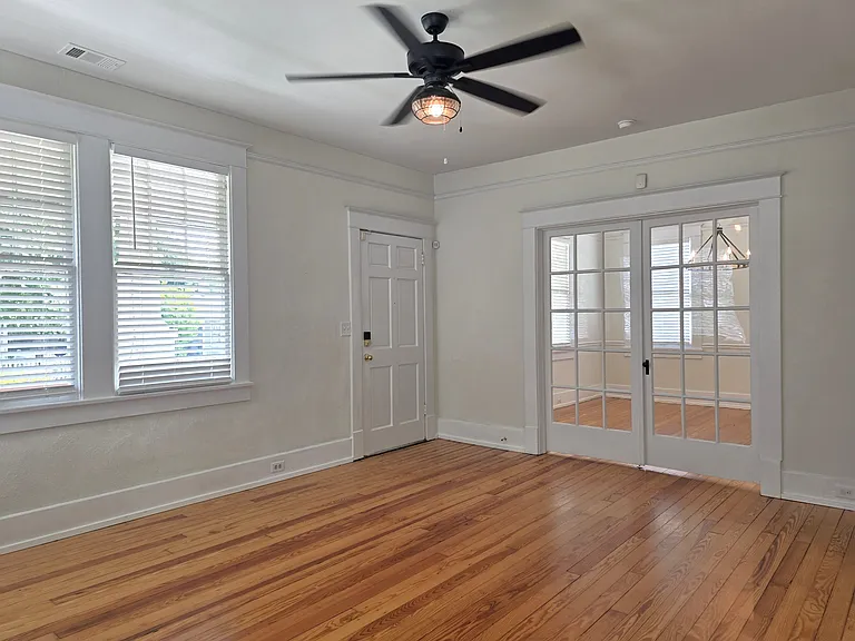 1429 Stovall St — Photo 7