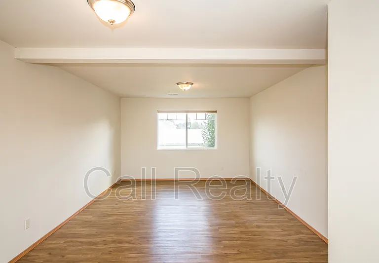 2105 N Eden St — Photo 9