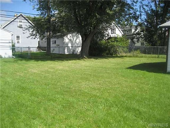4th image of 312 Desmond Dr