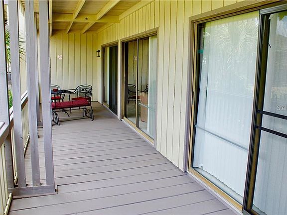 3rd image of 901 Tennis Way
