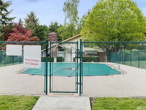 4th image of 2440 140th Ave NE APT 57