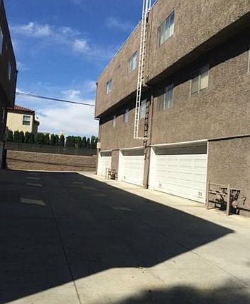 5th image of 1575 W Jefferson Blvd