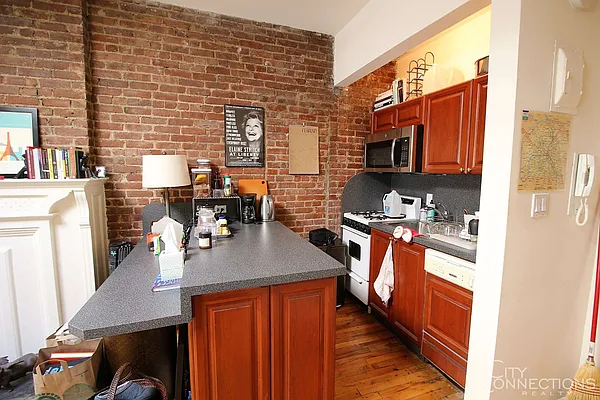 Rented by City Connections Realty | media 20