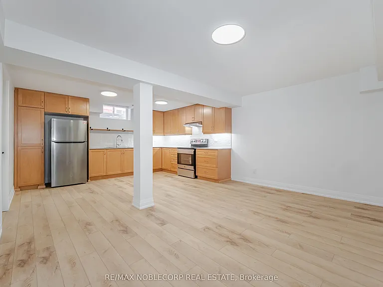 131 Dunstan Cres #LOWER — Photo 10
