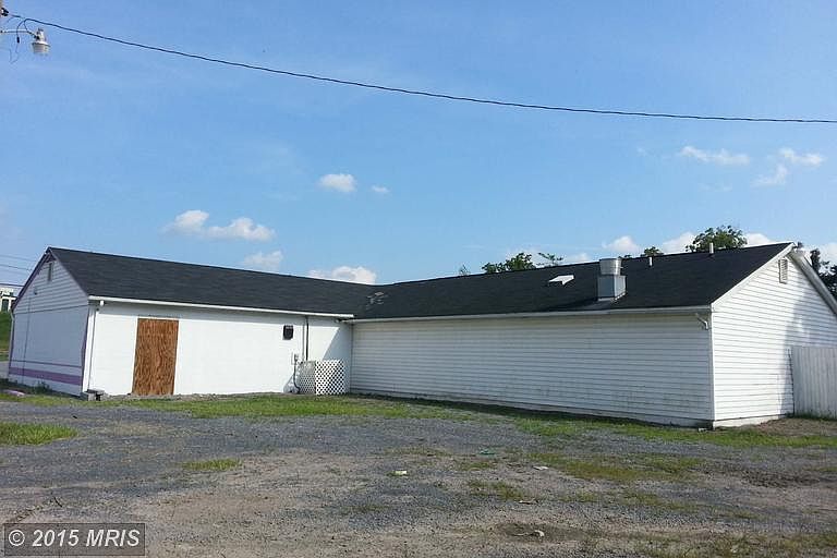 2nd image of 1864 Winchester Ave