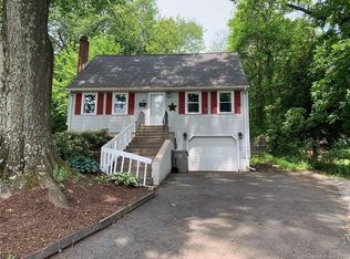 97 Fairlawn St, Bristol, CT 06010