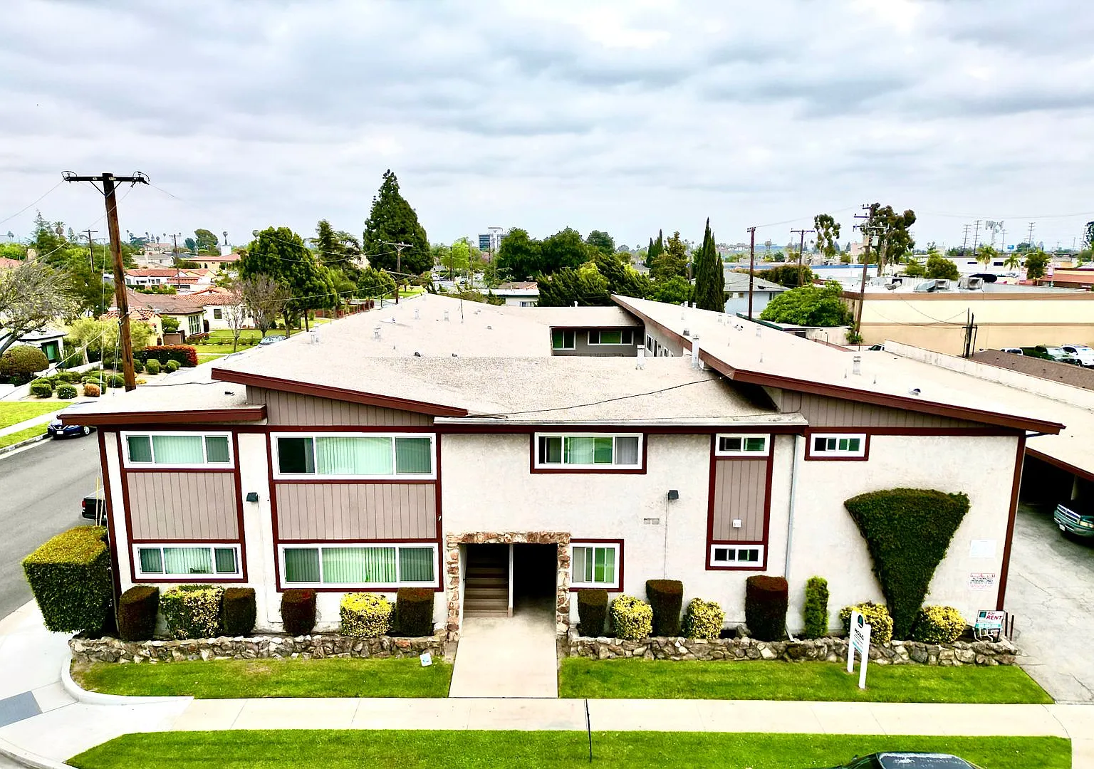 472 Hunt Reeves Llc — Photo 2
