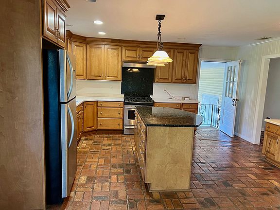 2nd image of 1209 Marseille Dr