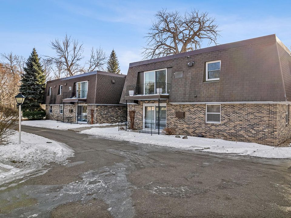 1st image of 525 6th Ave W APT 7