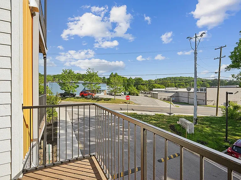 Burlington Commons — Photo 8