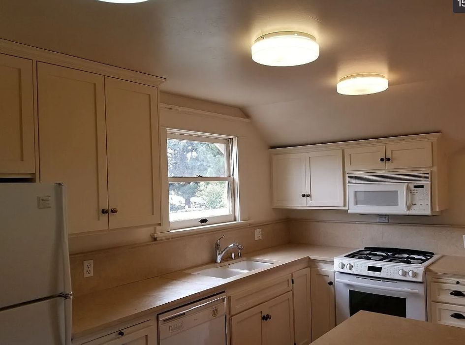 1st image of 547 Marsh St