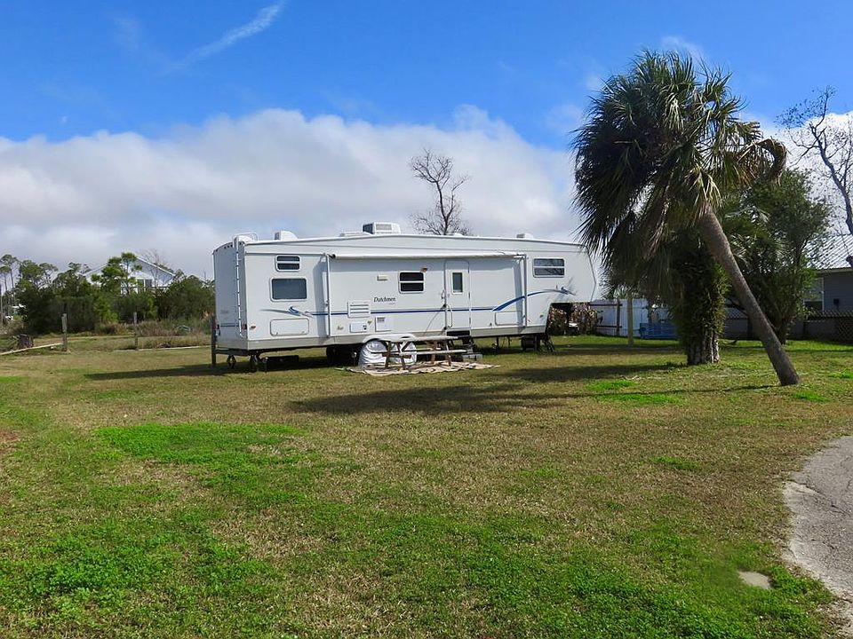 1st image of 8220 Pelican Walk Ln