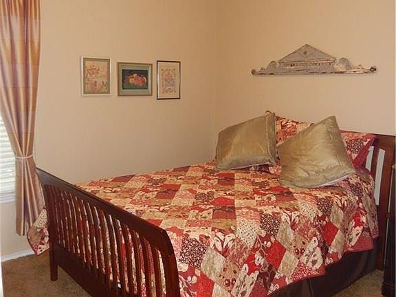 4th image of 331 Hunters Hill Dr