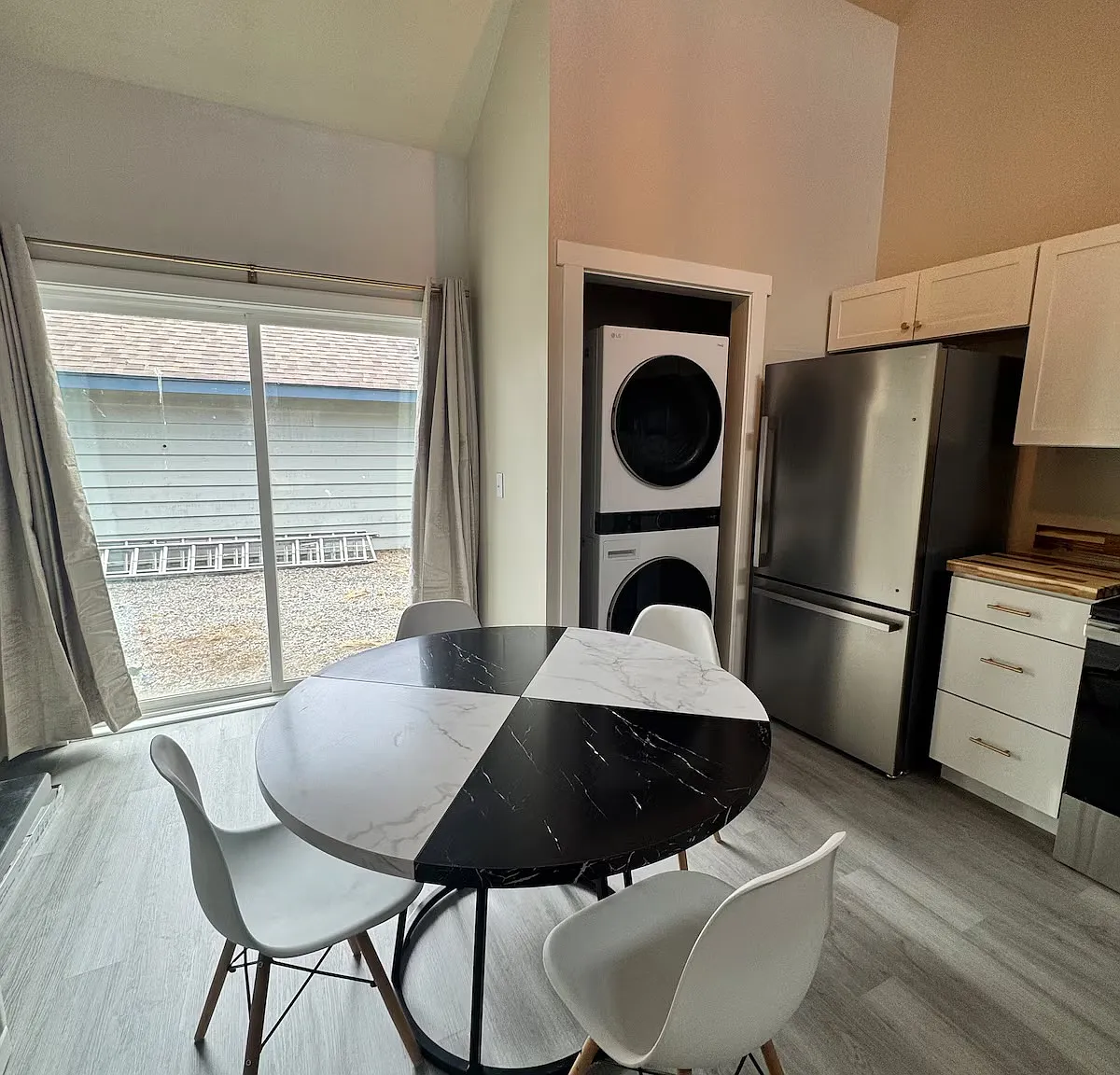 2 bed, 1000 sqft, $2,800 — Photo 4