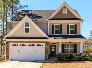 88 Valley Stream Rd, Spring Lake, NC 28390
