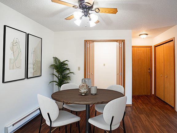 Fargo, ND Kentwood Manor Apartments | 21B | Dining