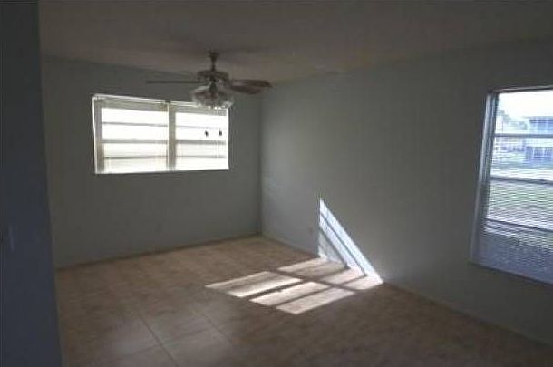 2nd image of 13 Lake Vista Trl APT 101