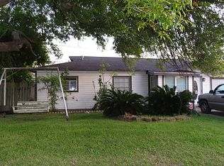 2110 Pickerton Dr, Deer Park, TX 77536