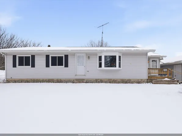 N5516 Hillside Dr, Wild Rose, WI 54984