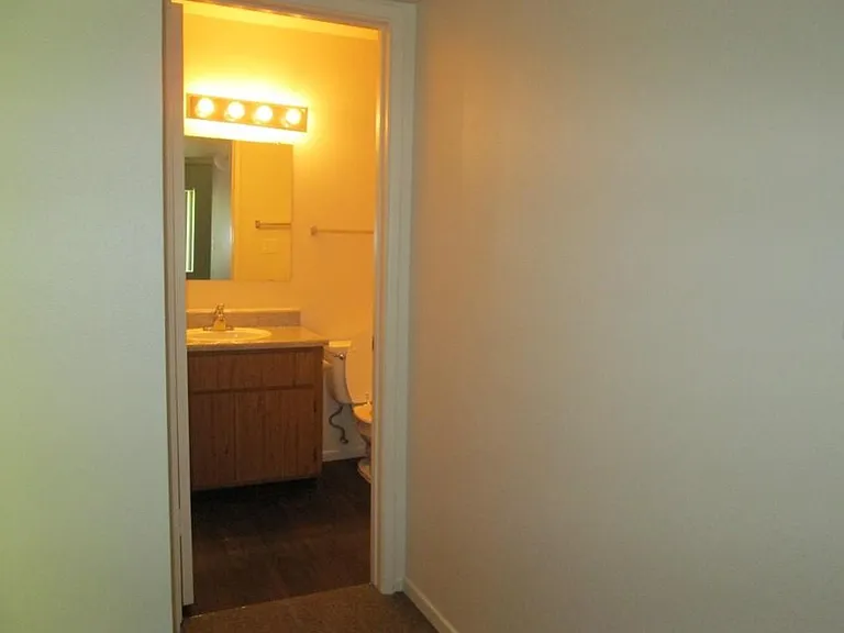 Eastridge Apartments — Photo 42