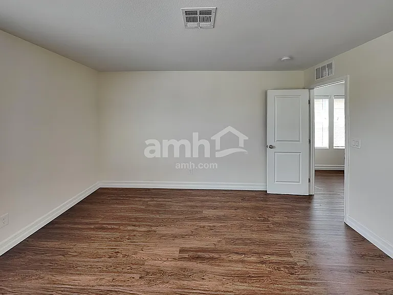 948 Nero Ave — Photo 9