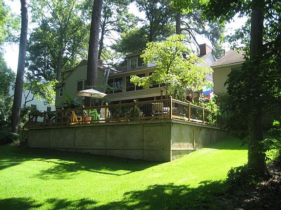 Expansive Deck