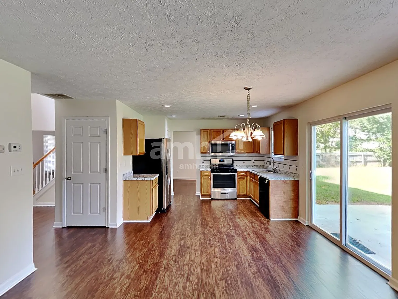 4 bed, 2.5 bath, 2312 sqft, $2,365 — Photo 4