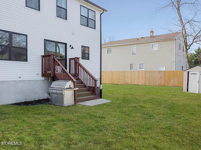 35 Alberta Ave — Photo 7