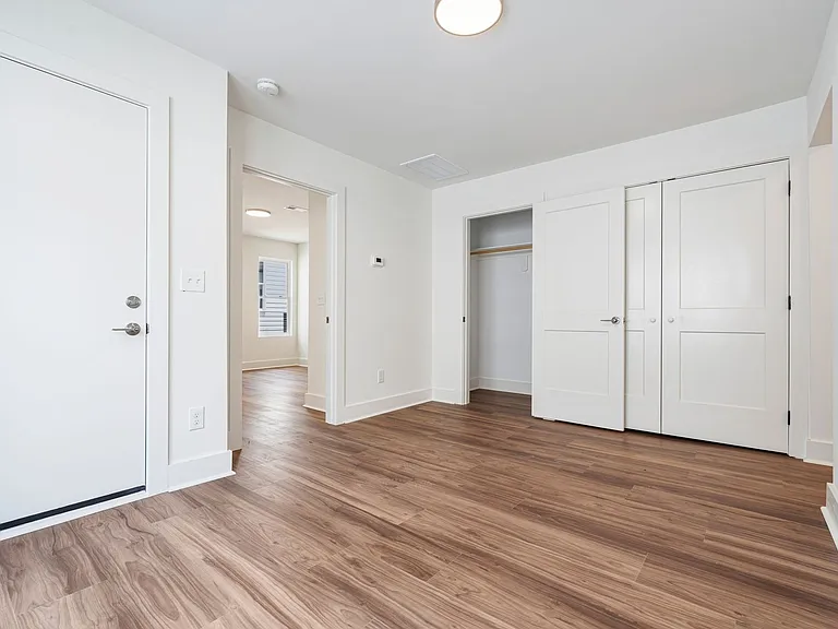 711 Gerard St #A — Photo 5