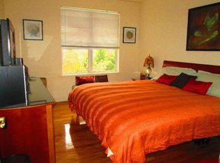 207 Light House Ter, Edgewater, NJ 07020