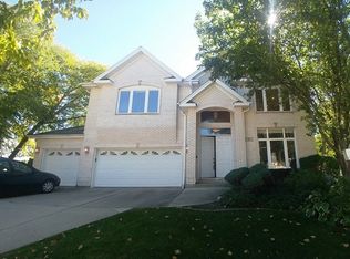 5 Taylor Ct, Deerfield, IL 60015