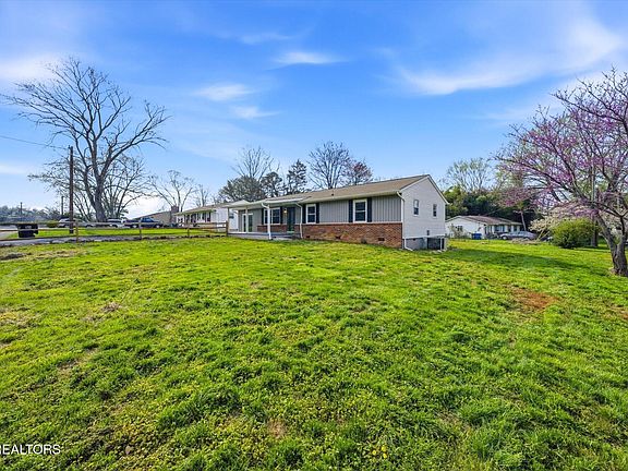 3rd image of 717 Birchbrook Dr