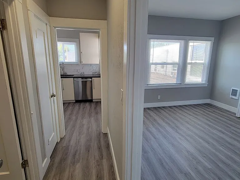 3835 Macarthur Blvd — Photo 2