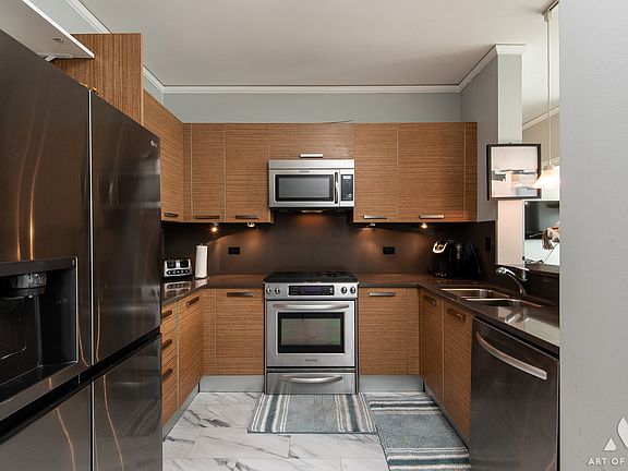 5th image of 225 N Columbus Dr Unit 6807