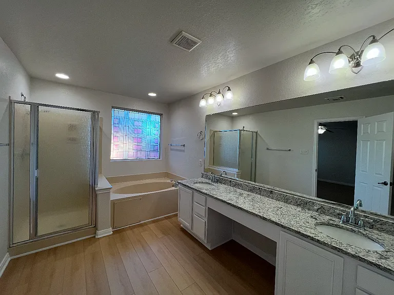 4527 Willow Tree — Photo 9