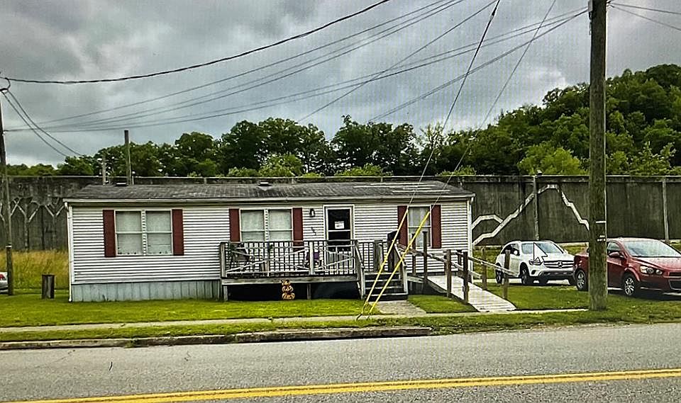 1st image of 601 Central Ave